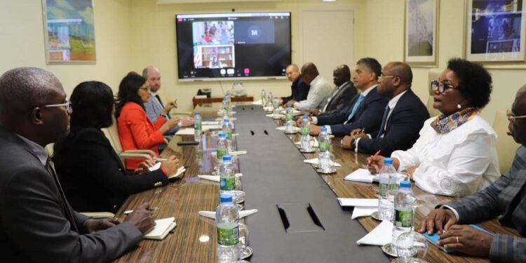 A audiência entre a conselheira do governo dos Estados Unidos da América e o ministro da Energia e Águas ocorreu