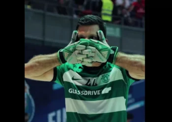 ‘Máscara’ de Gyokeres já chegou ao hóquei. Eis os bastidores do Sporting