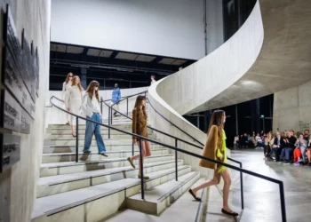 Londres acolheu o mais recente desfile da Gucci. Eis os destaques