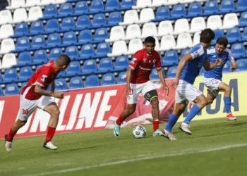 Santa Clara a um triunfo de regressar à I Liga