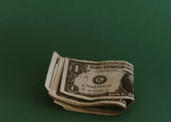 “Desmistificando as Finanças: Orientação e Experiência Positiva”