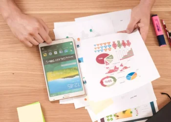 “A incrível trajetória de sucesso de Olivia Traven no marketing”