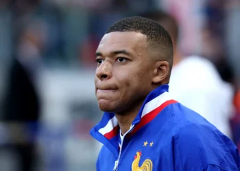 Soam os alarmes em França. Kylian Mbappé e Coman ausentes do treino