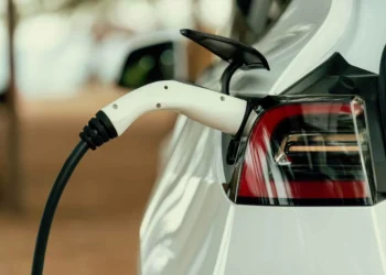 Novo robô pode deixar manutenção do carro elétrico mais barata
