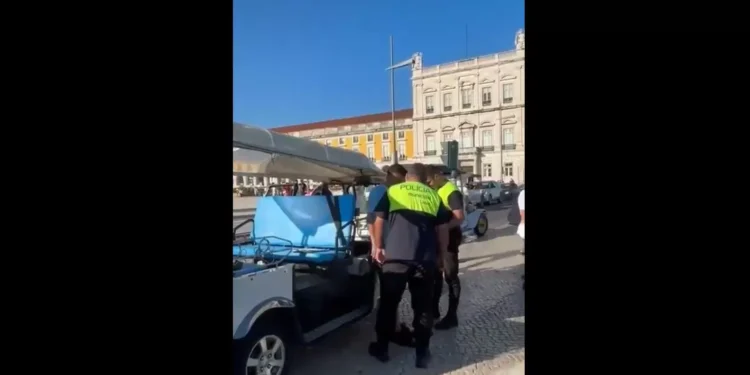 Polícia que agrediu condutor de tuk-tuk é alvo de processo disciplinar