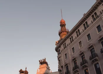 “O papel da economia na sociedade”