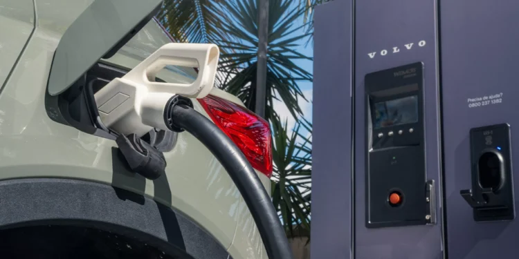 O ambicioso plano da Volvo para cobrar pela energia de seus carregadores