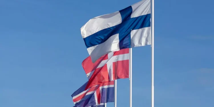 “Política: Desafios e Potencial de Transformação Social”