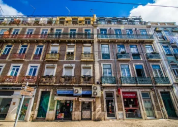 Euribor sobe a três meses e desce a seis e a 12 meses