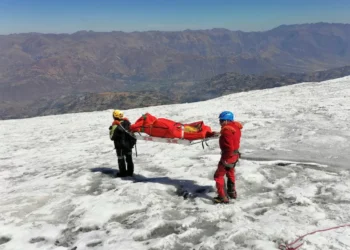 Alpinista que desapareceu há 22 anos encontrado mumificado no Peru