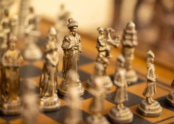 “Economia: A Ciência do Desenvolvimento e Bem-Estar Social”