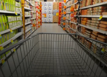 Mercado aumenta projeção da inflação pela sexta semana e prevê PIB em 2,43%