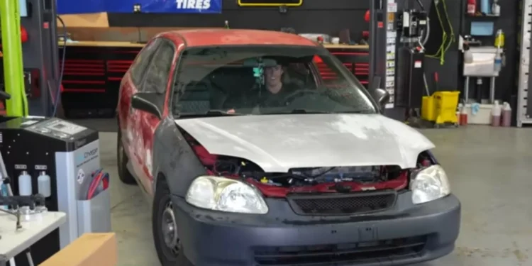 Restauraram este Honda Civic e o dono nem queria acreditar quando o viu