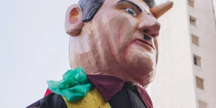 “As faces (in)visíveis da Política: desvendando seus aspectos positivos”