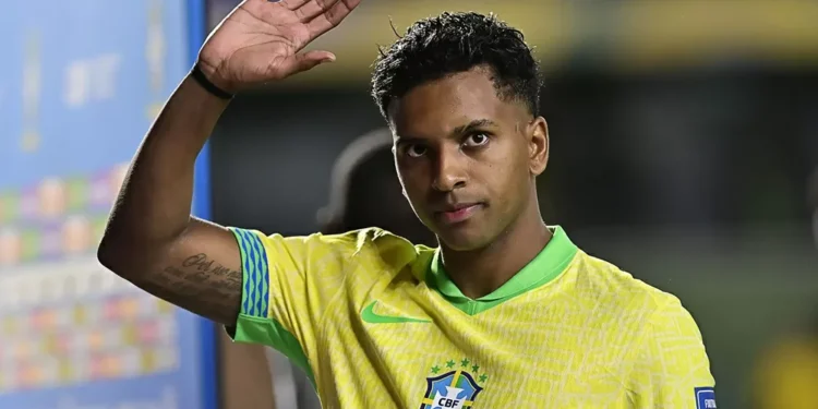 Rodrygo aguarda Neymar para dividir responsabilidade e admite adaptação como 10 da seleção