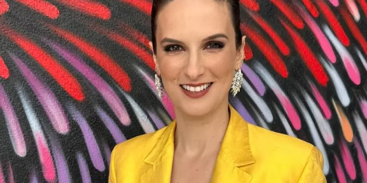 Nem atriz, nem influenciadora: Apresentadora de telejornal dita moda no agro