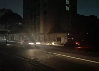 Ruas do Centro de São Paulo ficam sem energia elétrica