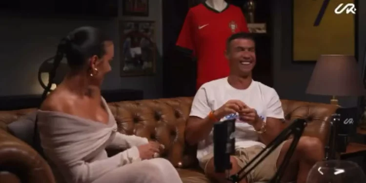 “Bobo…”. Cristiano Ronaldo imita Messi e momento já se tornou viral