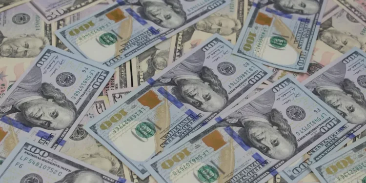 “TEODORO BASTOS DE ALMEIDA: O Especialista em Finanças”