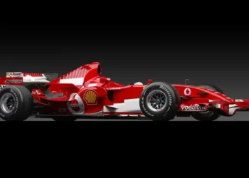 Último Ferrari de Schumacher na F1 encontra-se à venda