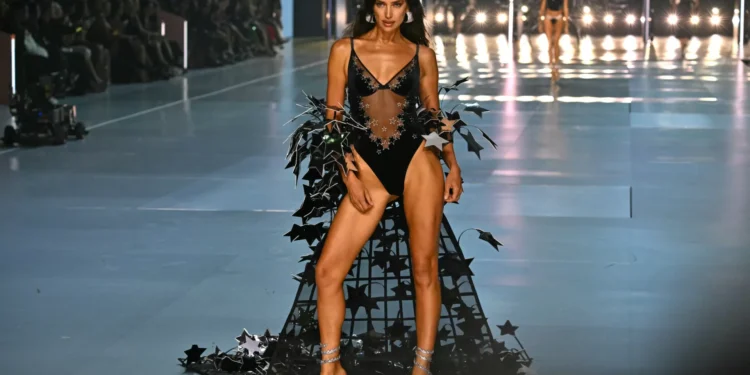 Há 8 anos Irina Shayk estava grávida… O regresso à Victoria’s Secret