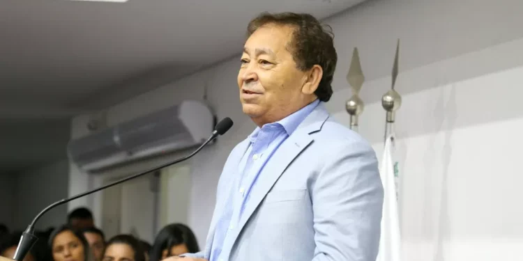 Prefeito de Taboão da Serra é transferido da UTI para quarto no Hospital Albert Einstein