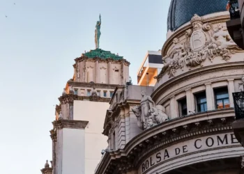 “Economia: Pilar do Desenvolvimento e Bem-Estar Social”