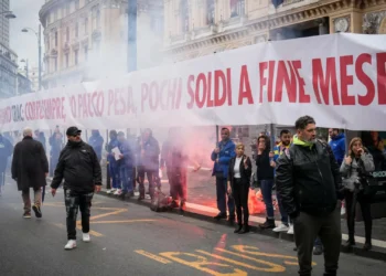 Confrontos entre polícia e manifestantes em Turim em dia greve geral