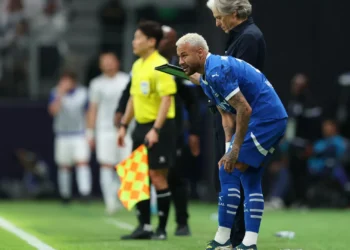 Neymar voltou a lesionar-se e Jorge Jesus já apontou período de paragem