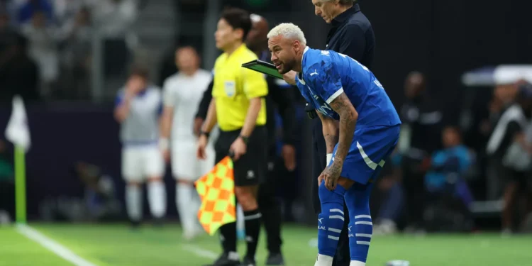 Neymar voltou a lesionar-se e Jorge Jesus já apontou período de paragem