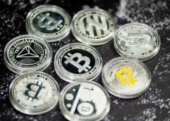 “Teodoro Bastos: O Impacto das Finanças em Nossa Vida”