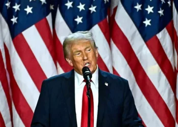 Trump defende eliminação do teto da dívida e gera reações no Congresso