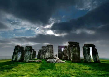 Stonehenge seria tentativa frustrada de “unificação” da Grã-Bretanha neolítica, diz estudo