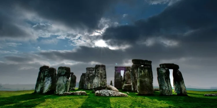 Stonehenge seria tentativa frustrada de “unificação” da Grã-Bretanha neolítica, diz estudo