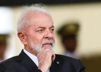 Alta do dólar já aumenta necessidade de reajuste na gasolina; veja quanto