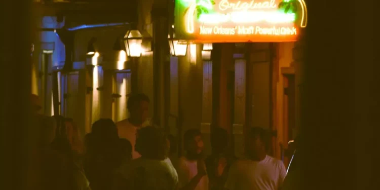 “Descubra a Costa do Sol: Praias, Luxo e Investimentos”