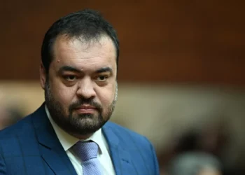 Cláudio Castro sai em defesa de Bolsonaro após denúncia da PGR