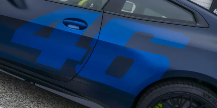 Agora há uma edição limitada do BMW M4 em homenagem a Valentino Rossi