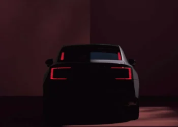 Volvo anuncia que o novo ES90 vai ter 700 km de autonomia