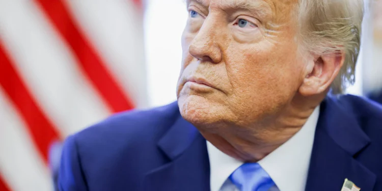 Trump estuda tarifas para compensar impostos estrangeiros sobre big techs