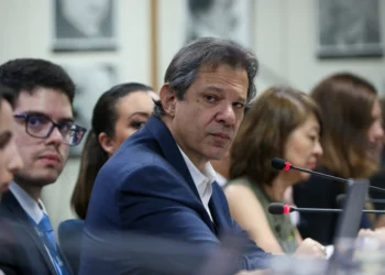 Governo deve cumprir meta fiscal em 2025, mas continuar no vermelho, diz BTG