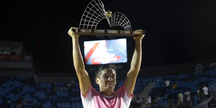 Baéz derrota algoz de João Fonseca e se torna 1º bicampeão de simples no Rio Open