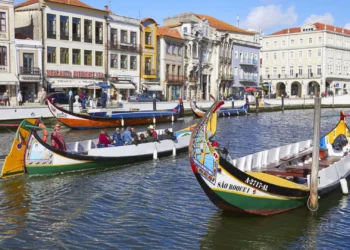Ferry elétrico transportou mais de 200 mil pessoas no 1.º ano em Aveiro