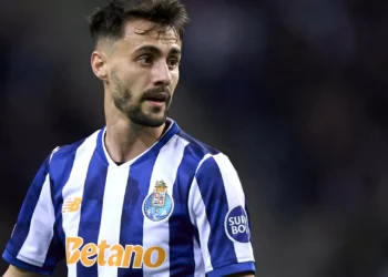 Fábio Vieira lança mote para jogo em Roma: “Só um grande FC Porto…”