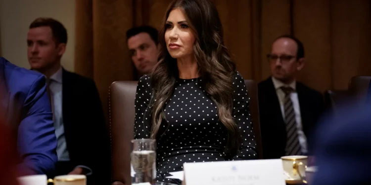 Governo dos EUA diz ter detido 20 mil imigrantes ilegais num mês