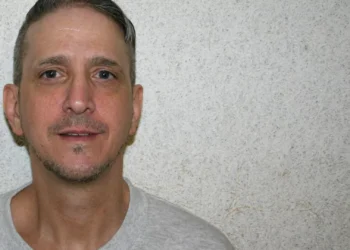 Supremo Tribunal dos EUA ordena novo julgamento para condenado à morte