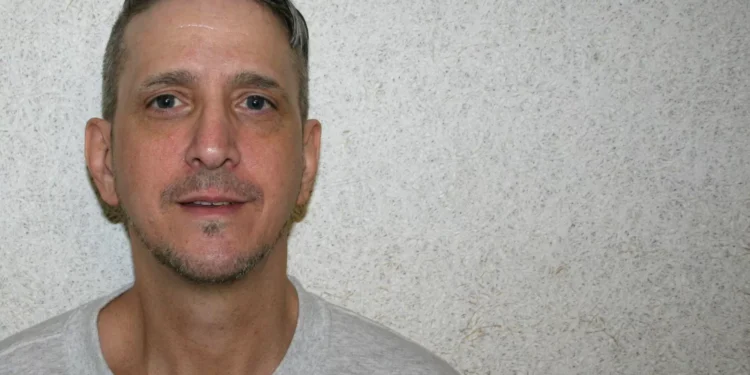 Supremo Tribunal dos EUA ordena novo julgamento para condenado à morte