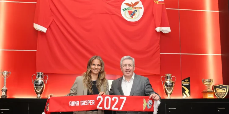 Oficial: Anna Gasper renova com equipa feminina do Benfica até 2027