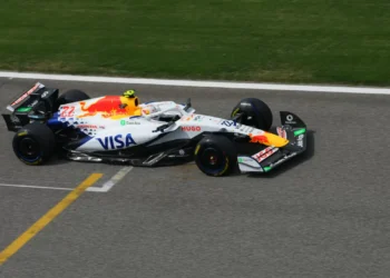 Fórmula 1 de volta à pista. As melhores imagens do arranque dos testes