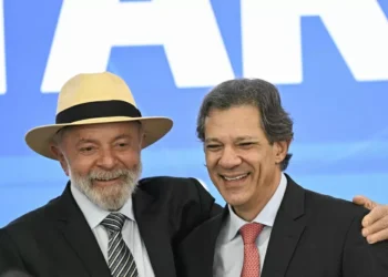 Haddad afirma que nunca conversou sobre reforma ministerial nem sugeriu algum nome a Lula